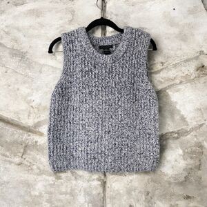 Tahari Gray and White Knit Sweater